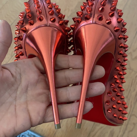 *SOLD* 💥HP💥 CHRISTIAN LOUBOUTIN METALLIC HEEL - Picture 8 of 13